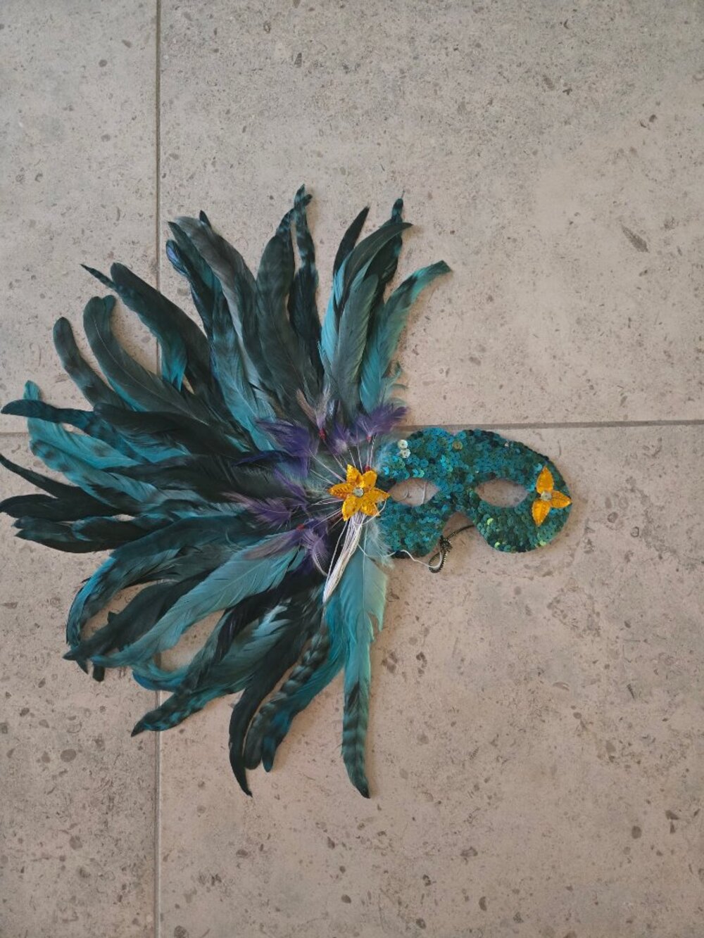 Masquerade Mask - Picture 1 of 2